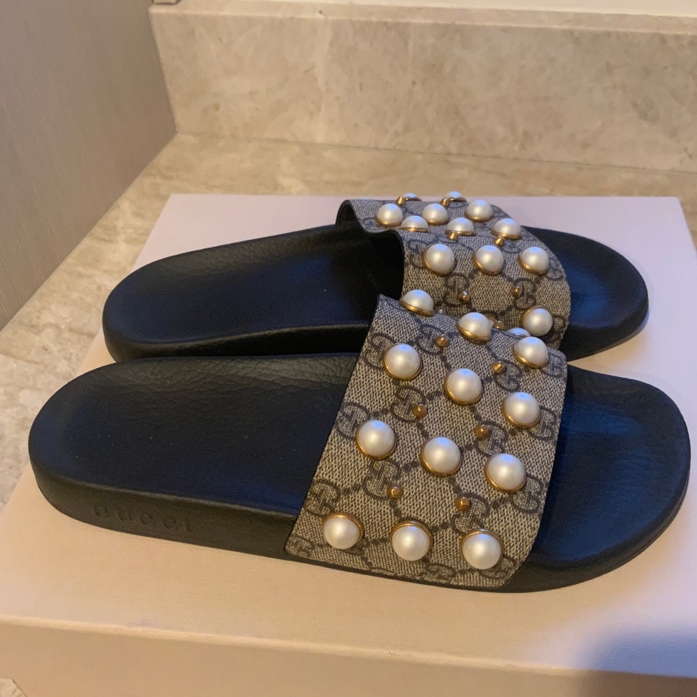 Sandals. Gucci. Size 8,5.